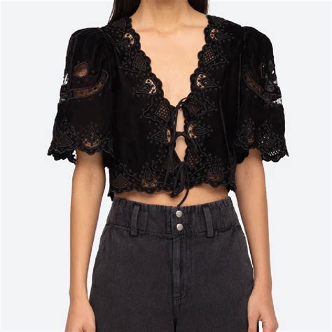 Eliana Top Black Finds Clothing