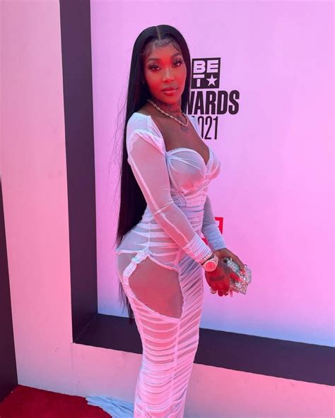 Usa Summer Walker Flaunts Her Nude Tits At The Bet Awards Photos Video Usa Celebrity