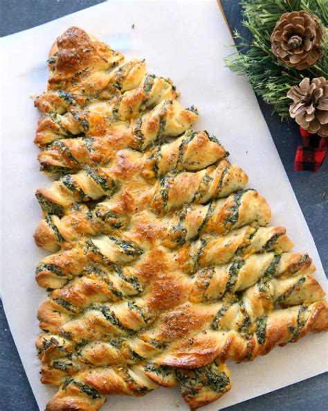 Spinach dip is such a classic recipe, and there are so. Christmas Tree Spinach Dip Breadsticks | Recipe ...