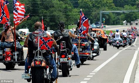 Confederate Flag Supporters In Florida Create 8 Mile Convoy In Protest