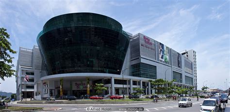 Brands or bargain hunting, in malls or night markets; Photo of Suria Sabah shopping mall. Shopping malls, Kota ...