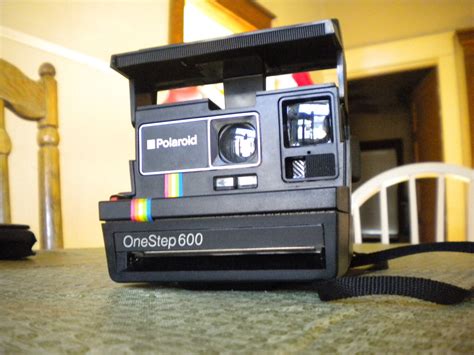 Polaroid 600 Instant One Step Land Camera