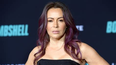 Alyssa Milano Responds To Claim She Called Police On Suspected Gunman