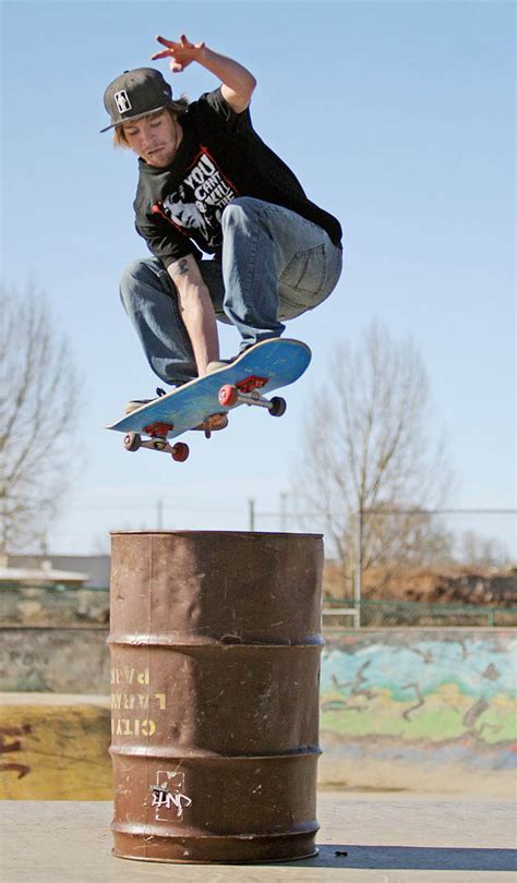 Robert's Skateboarding Blog: Tricks