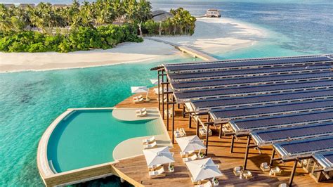 Luxury Resorts In The Maldives Are Going Green