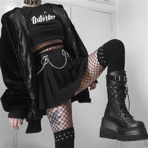 Pin By ♡ 𝔰 𝔥 𝔢 𝔩 𝔩 ♡ On ｡ ̀ᴗ Aesthetic Grunge Outfit Punk Outfits