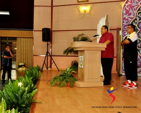 The menteri besar of perak is the head of government in the malaysian state of perak. Kunjungan Hormat Warga YAKEB Bertemu Menteri Besar Perak ...