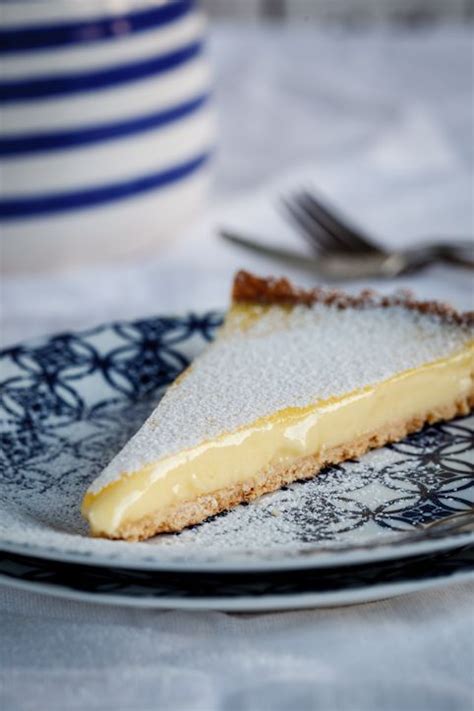 I'm a bit pie obsessed, so i thought it would be fun to post a new pie every month. The ultimate Lemon Tart | Recipe | Lemon tart recipe ...