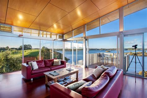 An Amazingly Beautiful Modern Waterfront House From New Zealand