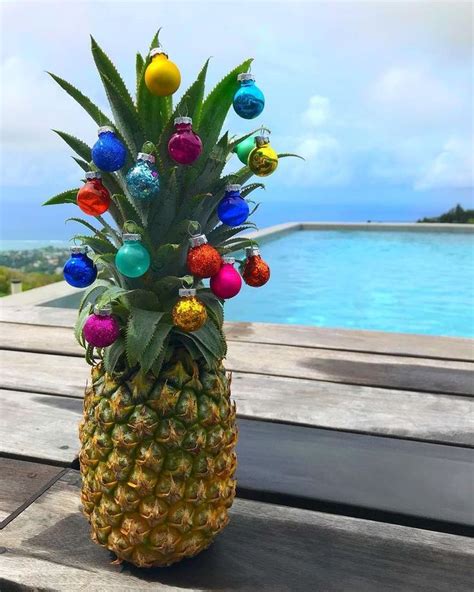 People Are Turning Pineapples Into Mini Christmas Trees Tropical