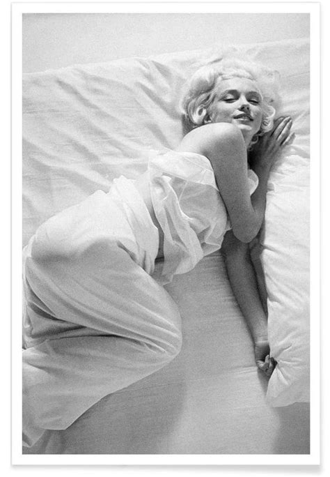 Foto Van Marilyn Monroe In Bed Poster Juniqe