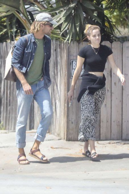 Emma Watson Out For Lunch At Double Zero Pizza In Venice Emma