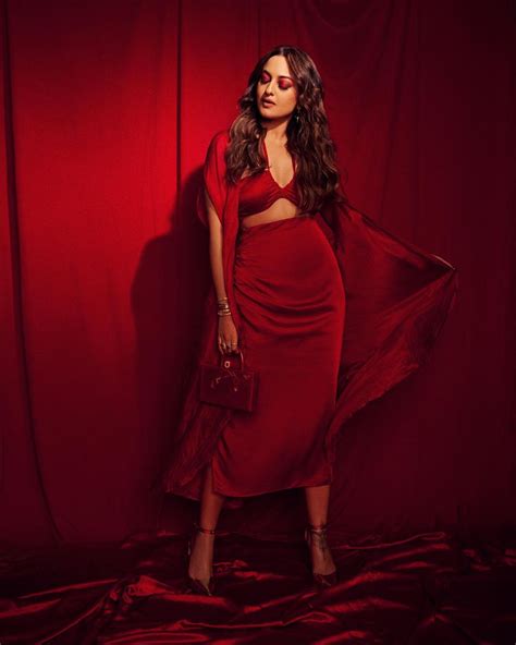 Sonakshi Sinha Looks Gorgeous In Her Latest Red Dress Photos Goes Viral On Internet
