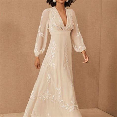 26 Best Wedding Dresses For Older Brides