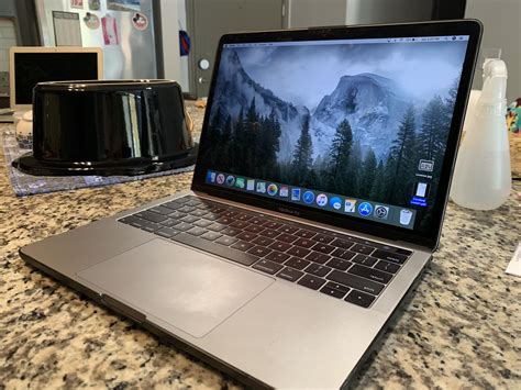 Macbook Pro 2017 With Touch Bar 13 Gray 512gb 8gb Lrtp06302