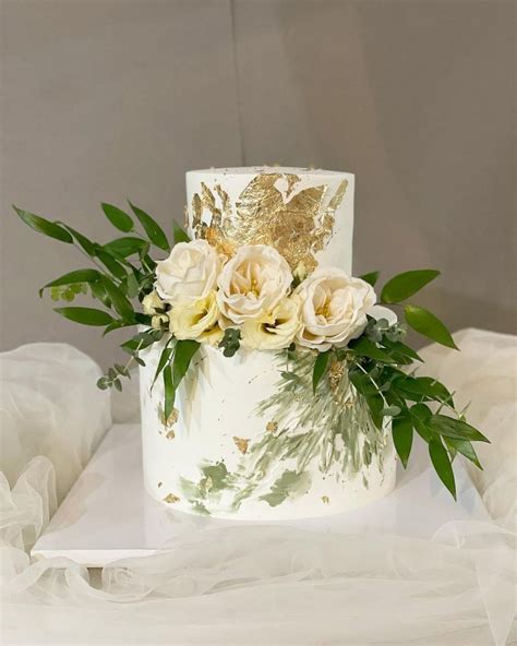 Elegant White And Gold Wedding Cakes