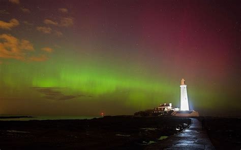 Aurora Borealis In Pictures Spectacular Northern Lights Display Seen In Uk