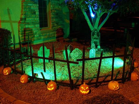 Front Yard Cemetery 3 Fall Halloween Decor Scary Halloween