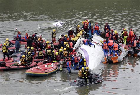 Deadly Taiwan Plane Crash Caught On Dramatic Video Cbs News