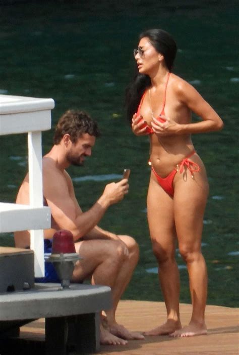 Nicole Scherzinger Bikini Candids On A Boat In The Mediterranean Celebrity Wiki Onceleb Wiki