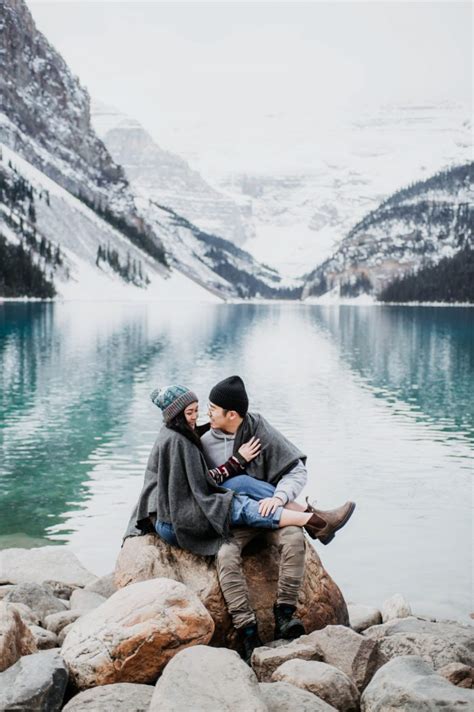 Stay Warm With These Winter Engagement Photo Outfit Ideas Laptrinhx News
