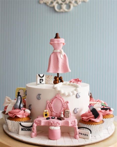 This cake was made for my lovely god daughter! Fashion/makeup Cake and cupcake | Make up cake, Girl cakes ...