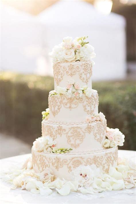 Gold Wedding White And Gold Wedding Cakes 2182568 Weddbook