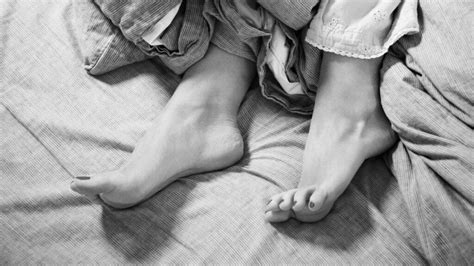 7 Signs Of Restless Leg Syndrome