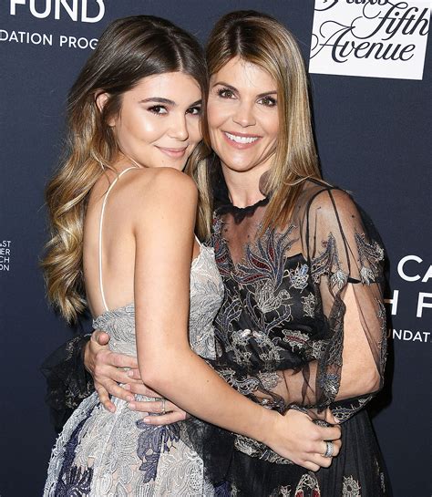 Lori Loughlins Daughter Disables Ig Comments Amid College Scam