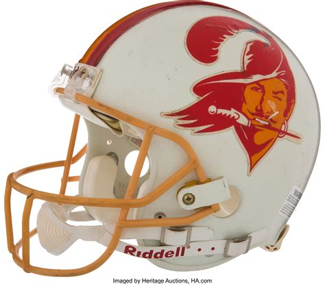 Tampa Bay Buccaneers Helmet / Sports Tampa Bay Buccaneers 
