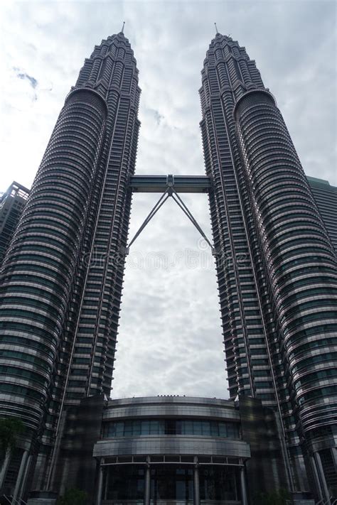 Kuala Lumpur Malaysia March 9 2017 The Petronas Towers Are The