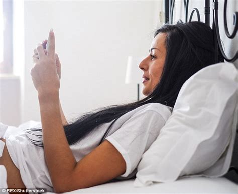 12 Social Media Habits That Give Away Your Social Class Daily Mail Online