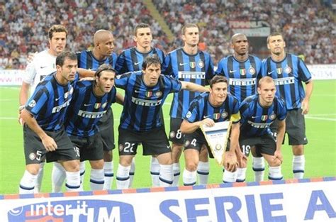 En la jornada 33 el inter de milán pierde el liderato en favor de la roma, al empatar contra la fiorentina. Welcome To Your 2009/2010 Inter Squad - Serpents of Madonnina