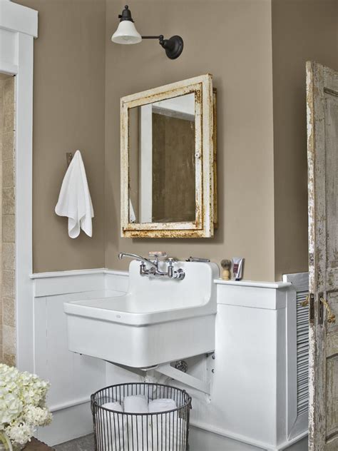 What Colours Are Best For A Small Bathroom