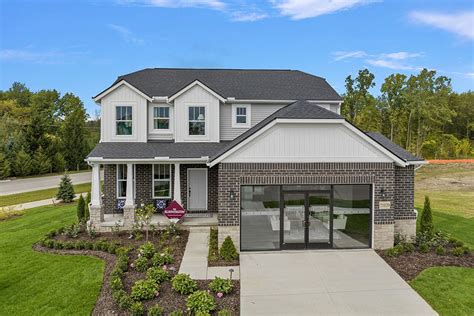 The Estates At Hutsfield In South Lyon Mi New Homes By Lombardo
