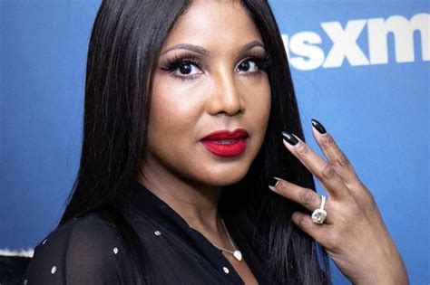 Toni Braxton Shares A Lot Of Skin In A Jaw Dropping Pink Dress At The