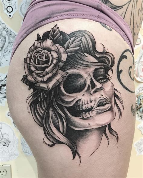 Half Skull Woman Tattoo Calaveras Mexicanas Tattoo Tatuajes De Calavera Tipo Manga Calaveras