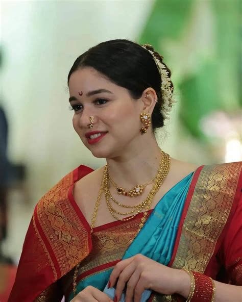 Sara Tendulkar Unleashes Her Inner Marathi Look In Beautiful Navari See Pics Global Massage