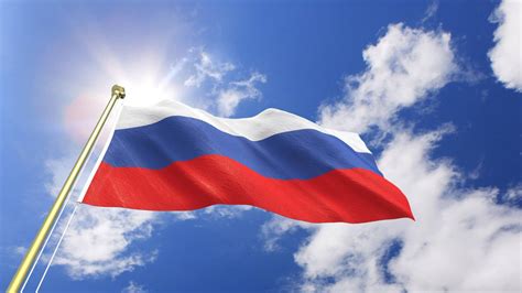 Флаги России на фоне неба (27 фото)