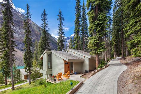 View Our Photo Gallery Moraine Lake Lodge In Banff