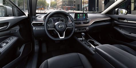 It has a bold new look and a base engine that's slightly more fuel efficient than the one in the altima, plus a. Best Looking Hybrid Cars - 2019 Nissan Altima with ...