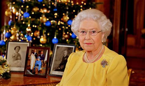 Royal Christmas Traditions How Does Queen Elizabeth Ii Celebrate