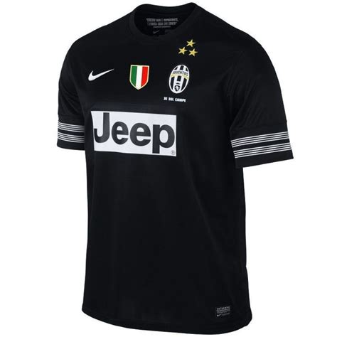 Bei den auswärtsfahrten muss man ein trikot in einer vollkommen anderen farbe vorweisen können. Juventus FC Away Fußball Trikot "30 Sul Campo" 2012/13 ...