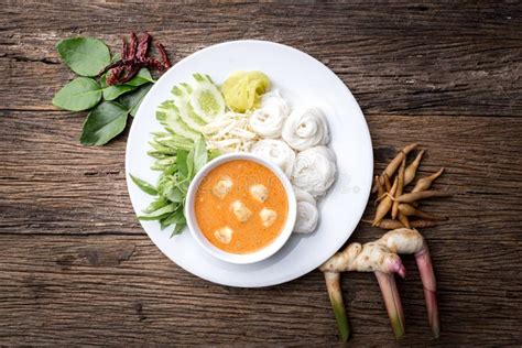 Fermented Rice Flour Noodles Kanomjeen Stock Image Image Of Curry