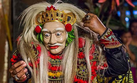 Tari Topeng Tua Tarian Tradisional Dari Bali Cinta Indonesia
