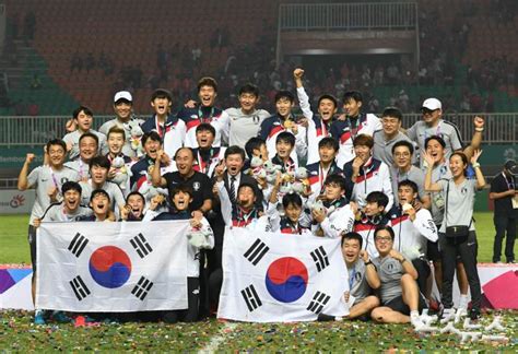 축구 국가대표 친선전 / 대한민국 : 대한민국 축구 대표팀, 금메달 - 노컷뉴스