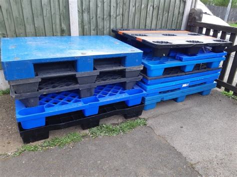Free Free Free 14 Plastic Pallets Collection Only There At Front Of