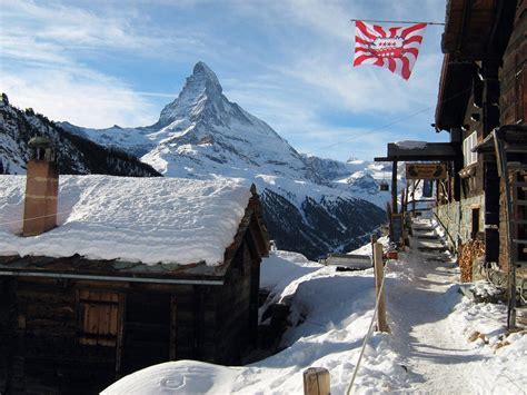 In den letzten spielminuten wandelt gegner istanbul siegt nach schneechaos und spielabbruch. Which Swiss Ski Town Is Right for Your Trip? - Condé Nast ...