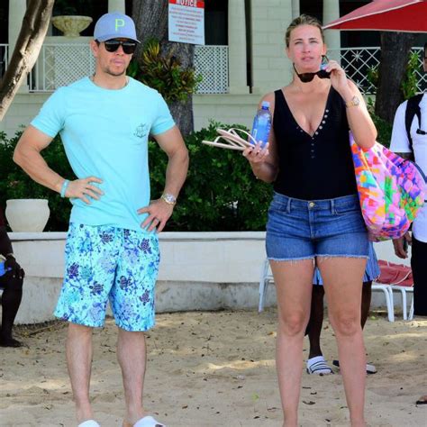 Mark Wahlberg Y Rhea Durham En Barbados Foto En Bekia Actualidad