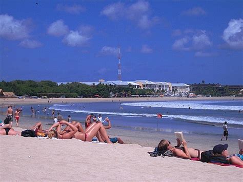 Kuta Beach ~ Indonesia Travel Guide
